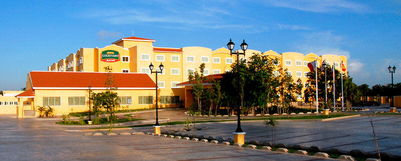 courtyard-cancun