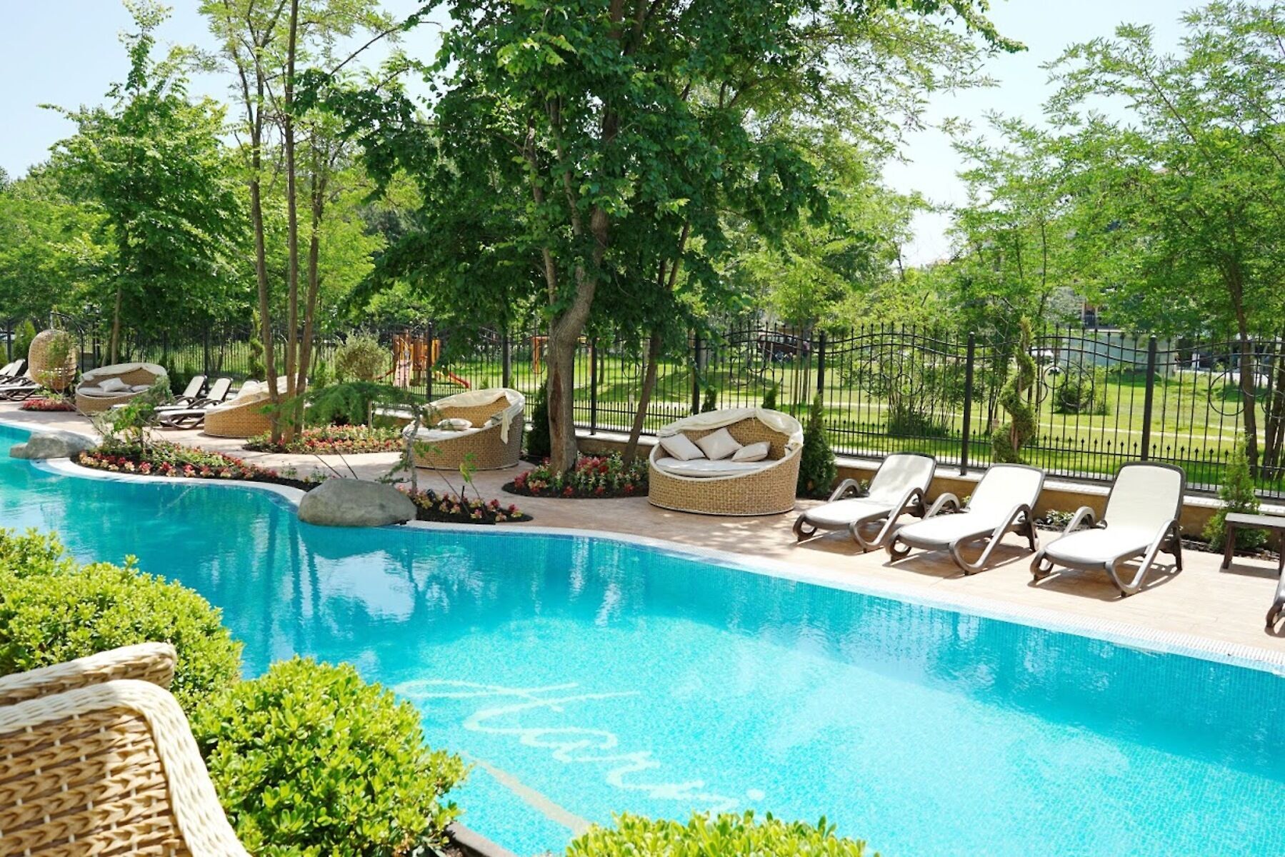 Harmony Suites 8, 9 - Dream Island, Zonnestrand (Sunny Beach)