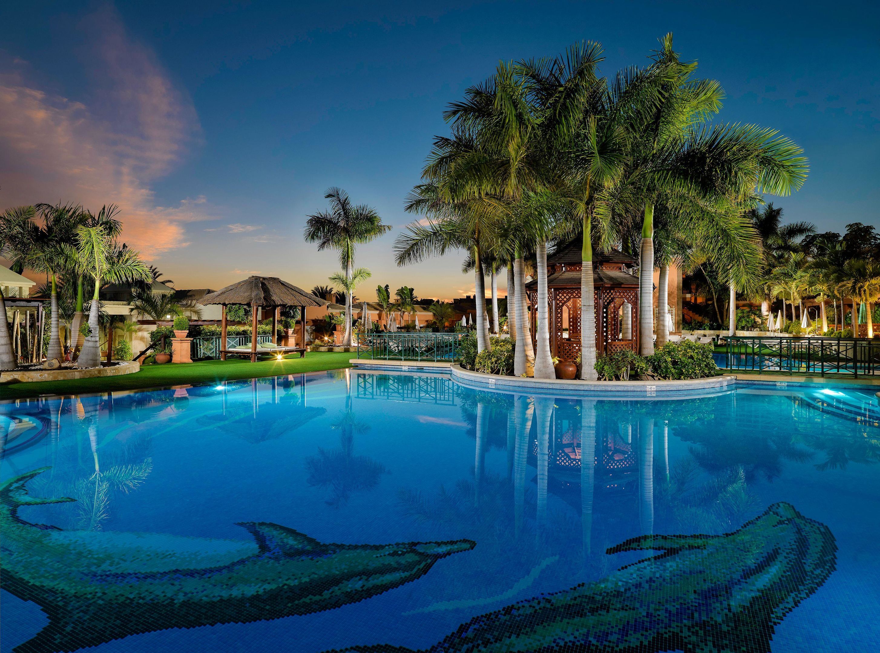 green-garden-resort-suites