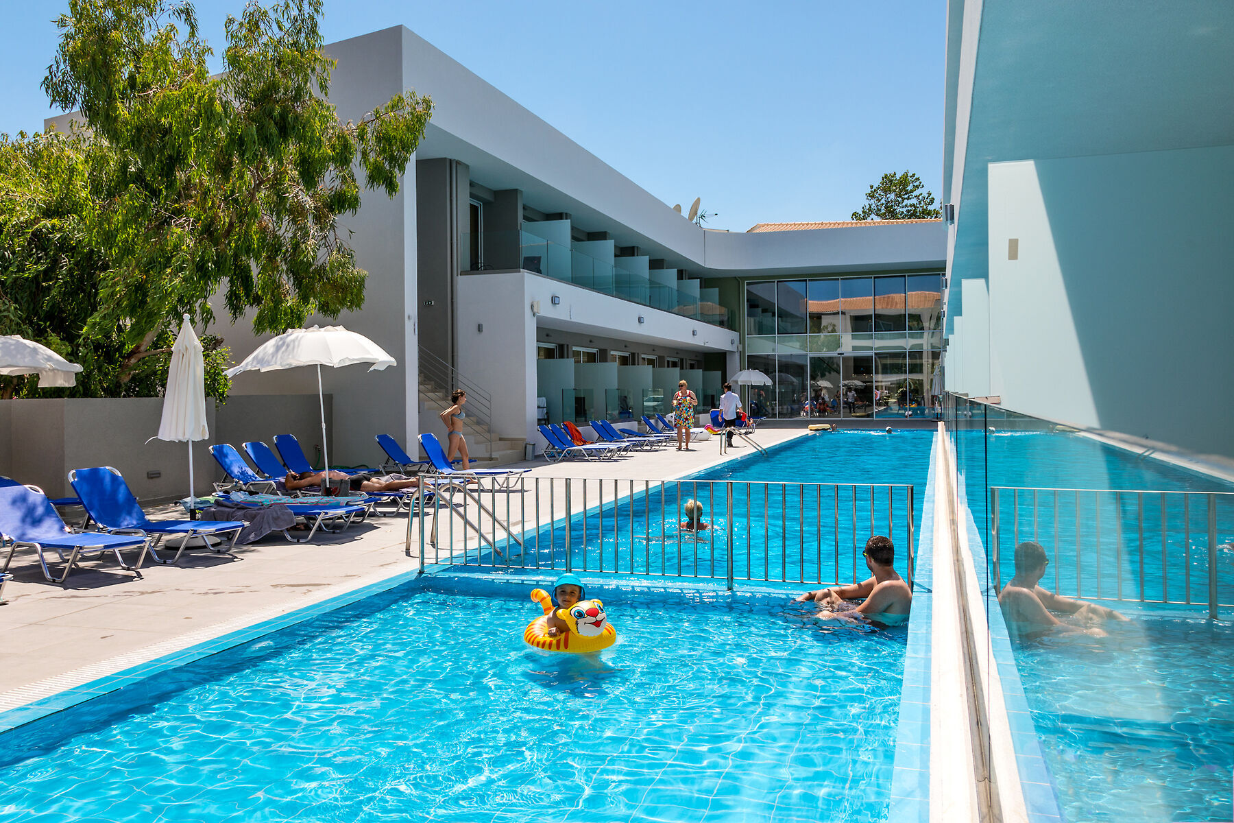 white-olive-premium-hotel