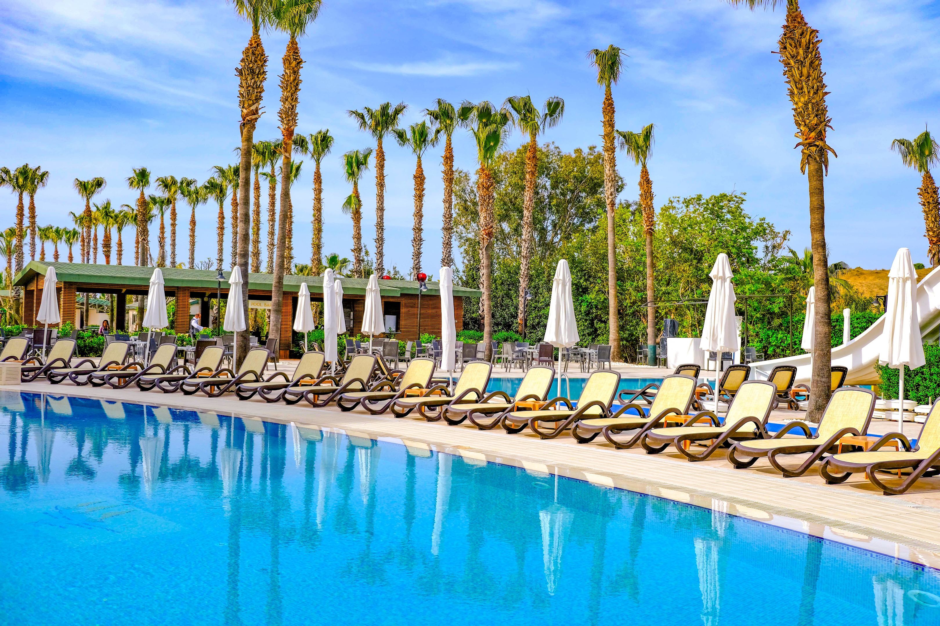 Royal Atlantis Beach Hotel, Colakli