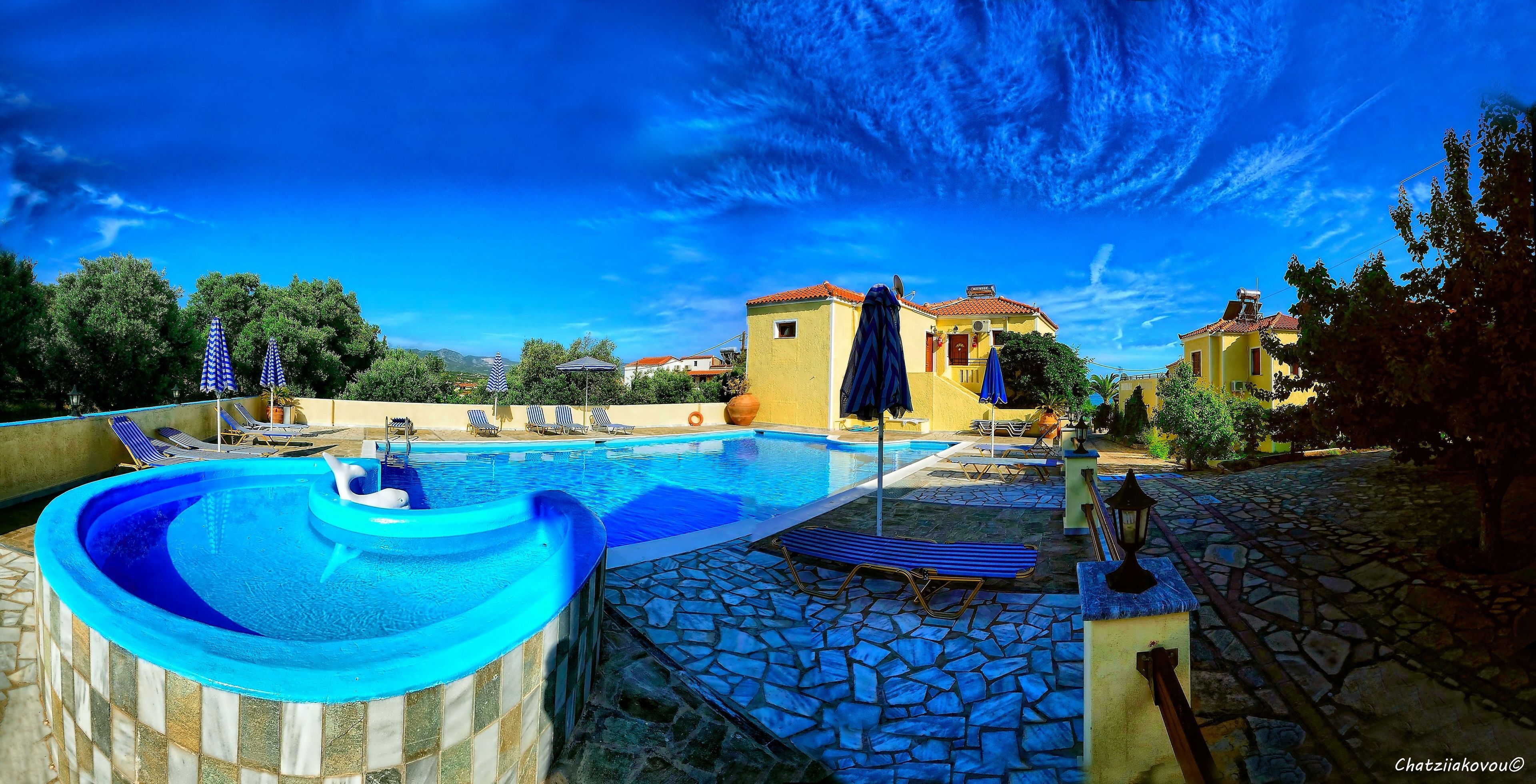 Agrilionas Hotel, Kampos