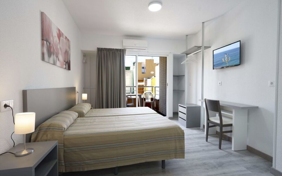 Anna Hostal Benidorm