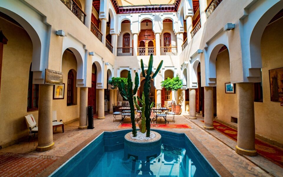 Angsana Riad lydines