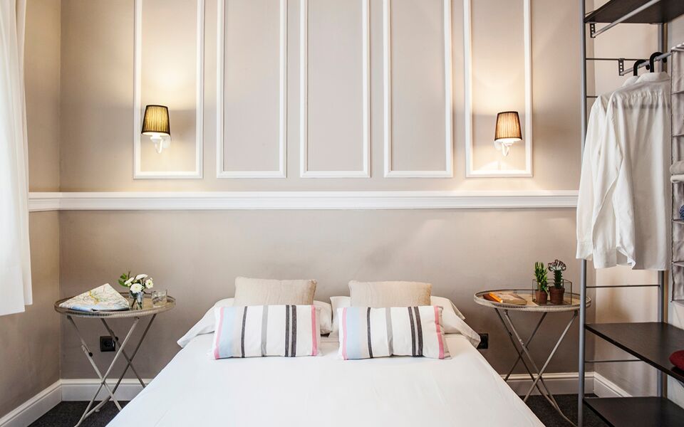 Ainb Muntaner B&B