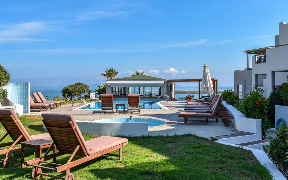 Yria Beach Hotel