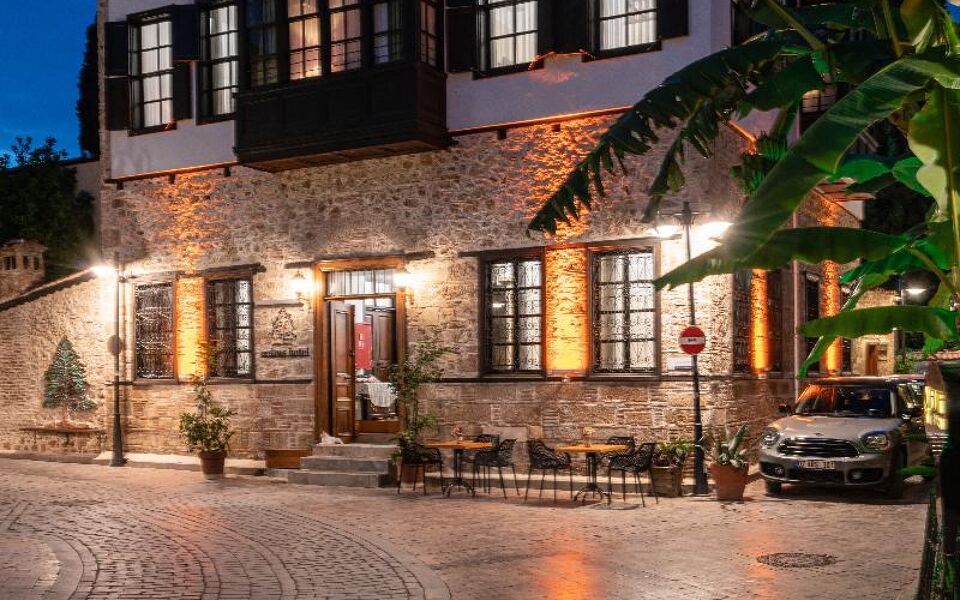 Cedrus Hotel