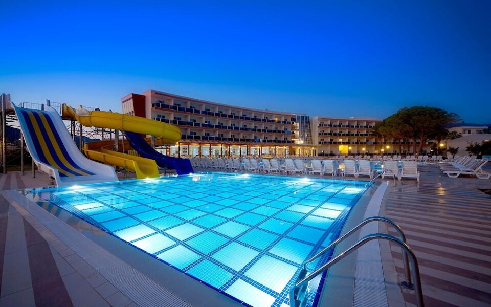 Royal BEACH CLUB