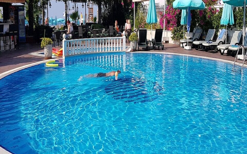 Azak Hotel