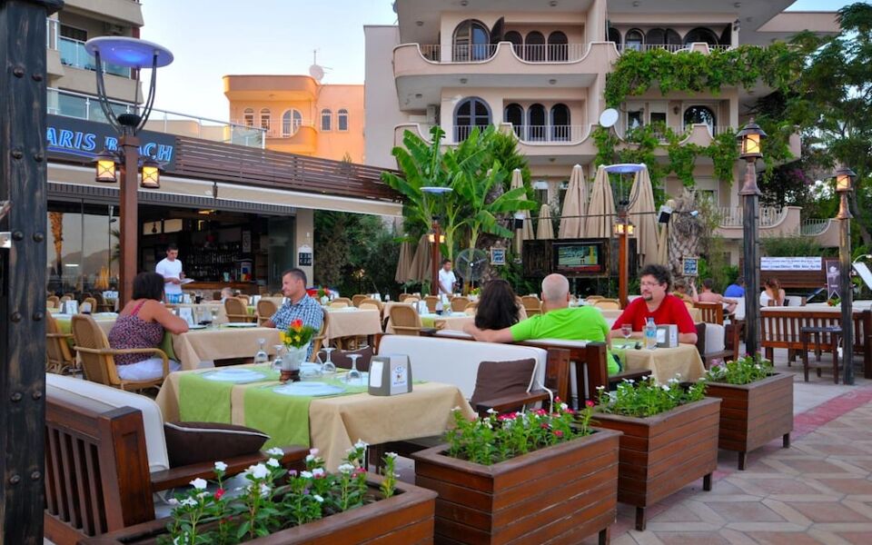Maris Beach Hotel