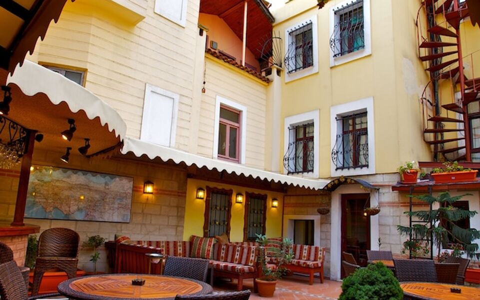 Amber Hotel