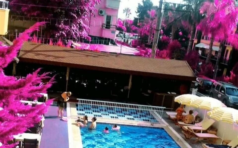 Yaman Life Hotel