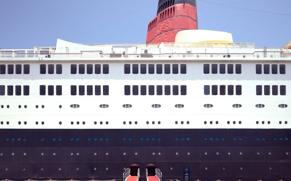 Queen Elizabeth 2