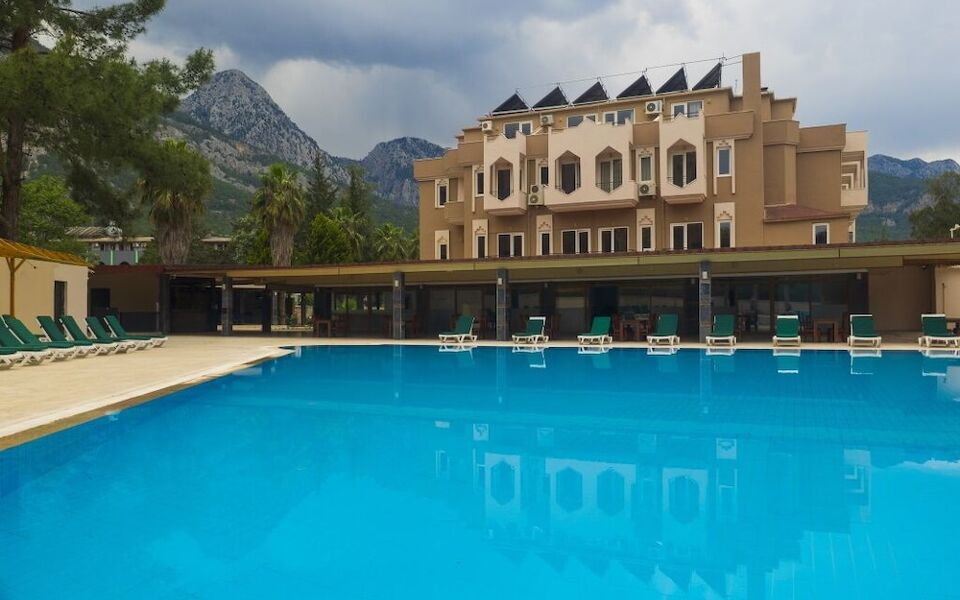 Alexius Beach Hotel