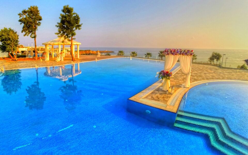 Jasmine Court Hotel & Casino