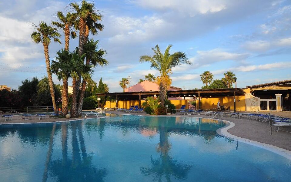 Delfino Beach Hotel