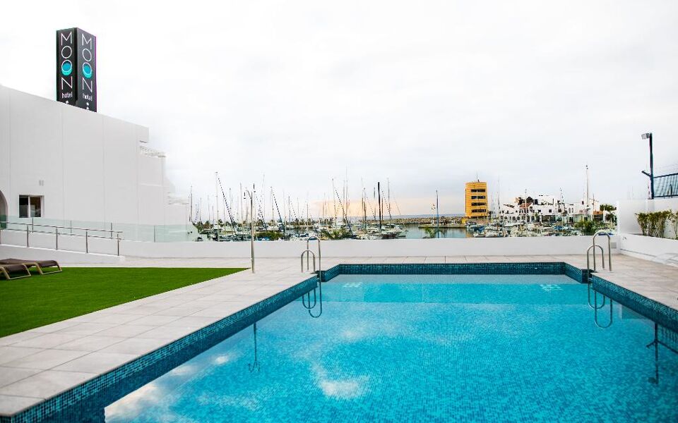 Moon Hotel & Spa