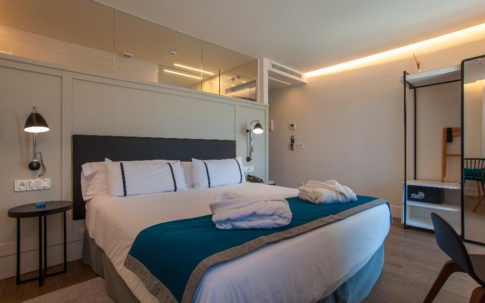 Sansebay Hotel