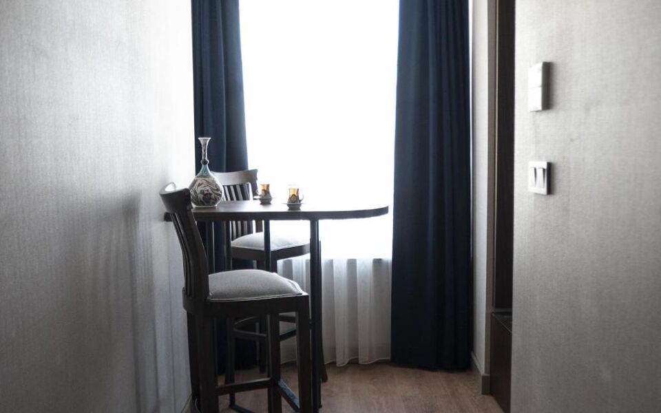 Nevi Hotel and Suites
