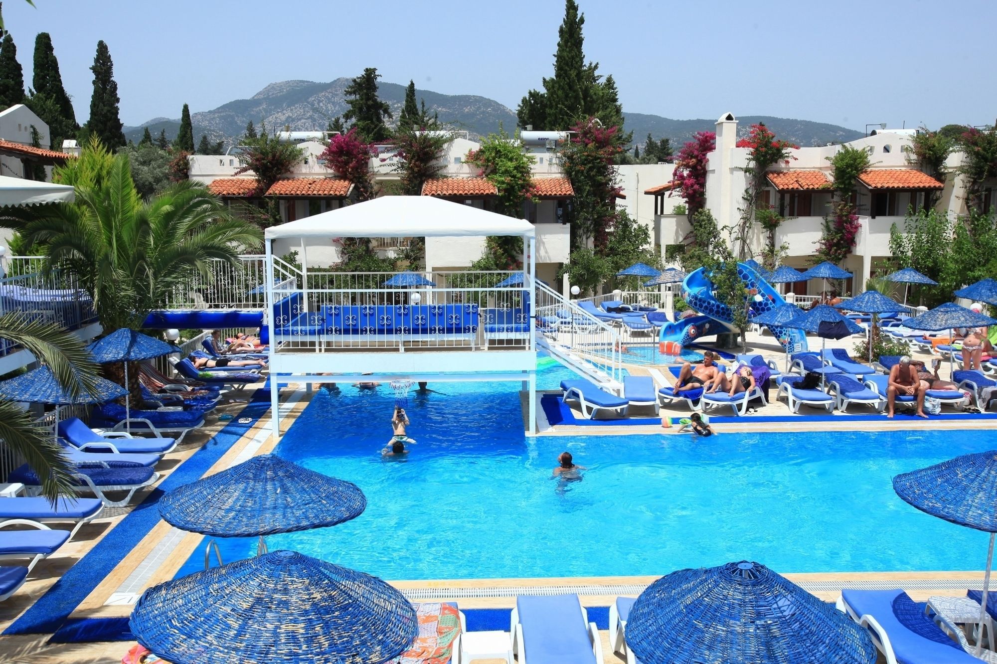 Summer Garden Suites and Beach Hotel