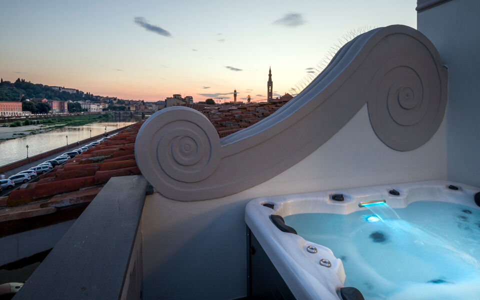 Lhp River Hotel And Spa