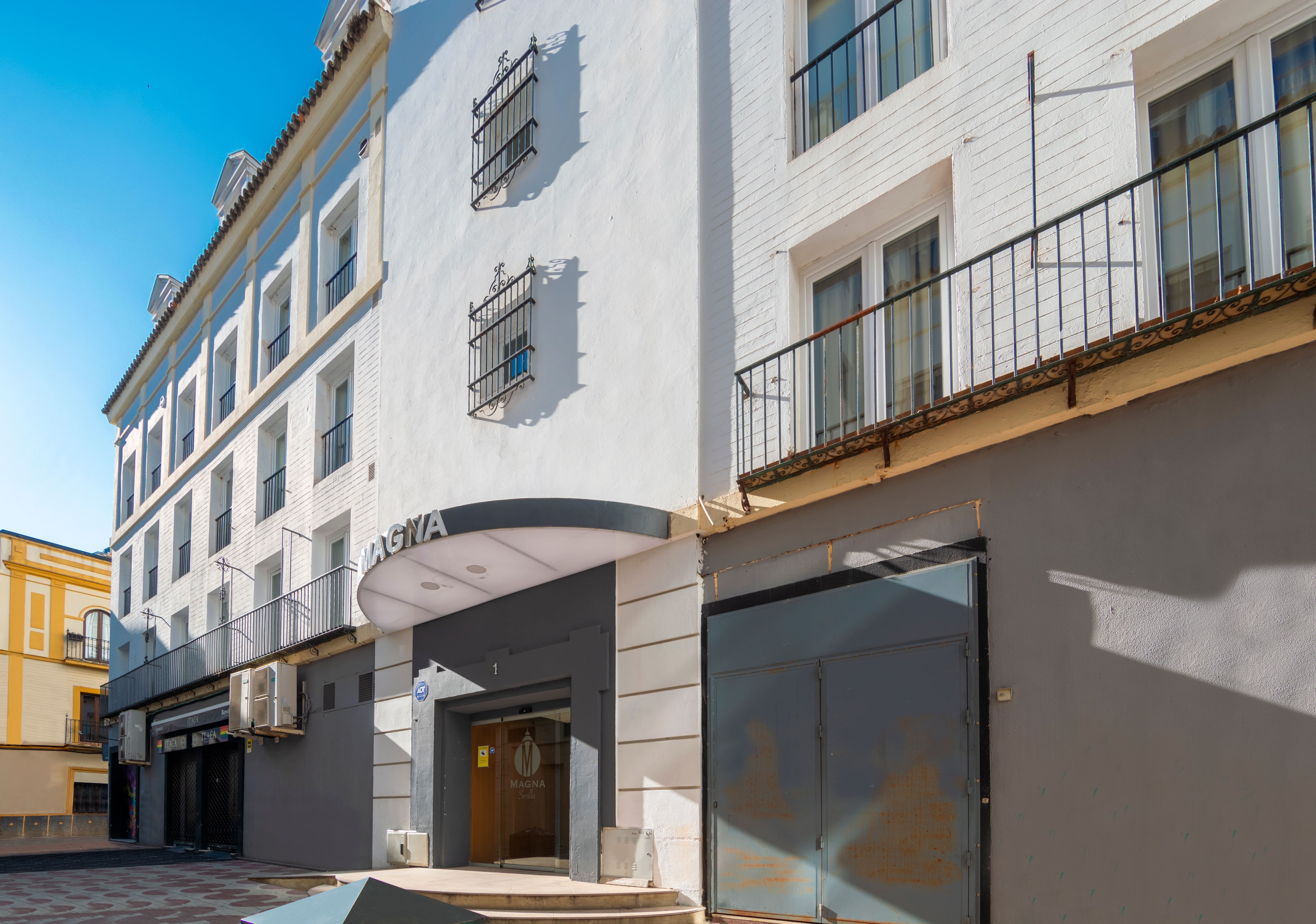 Magna Sevilla Apartments