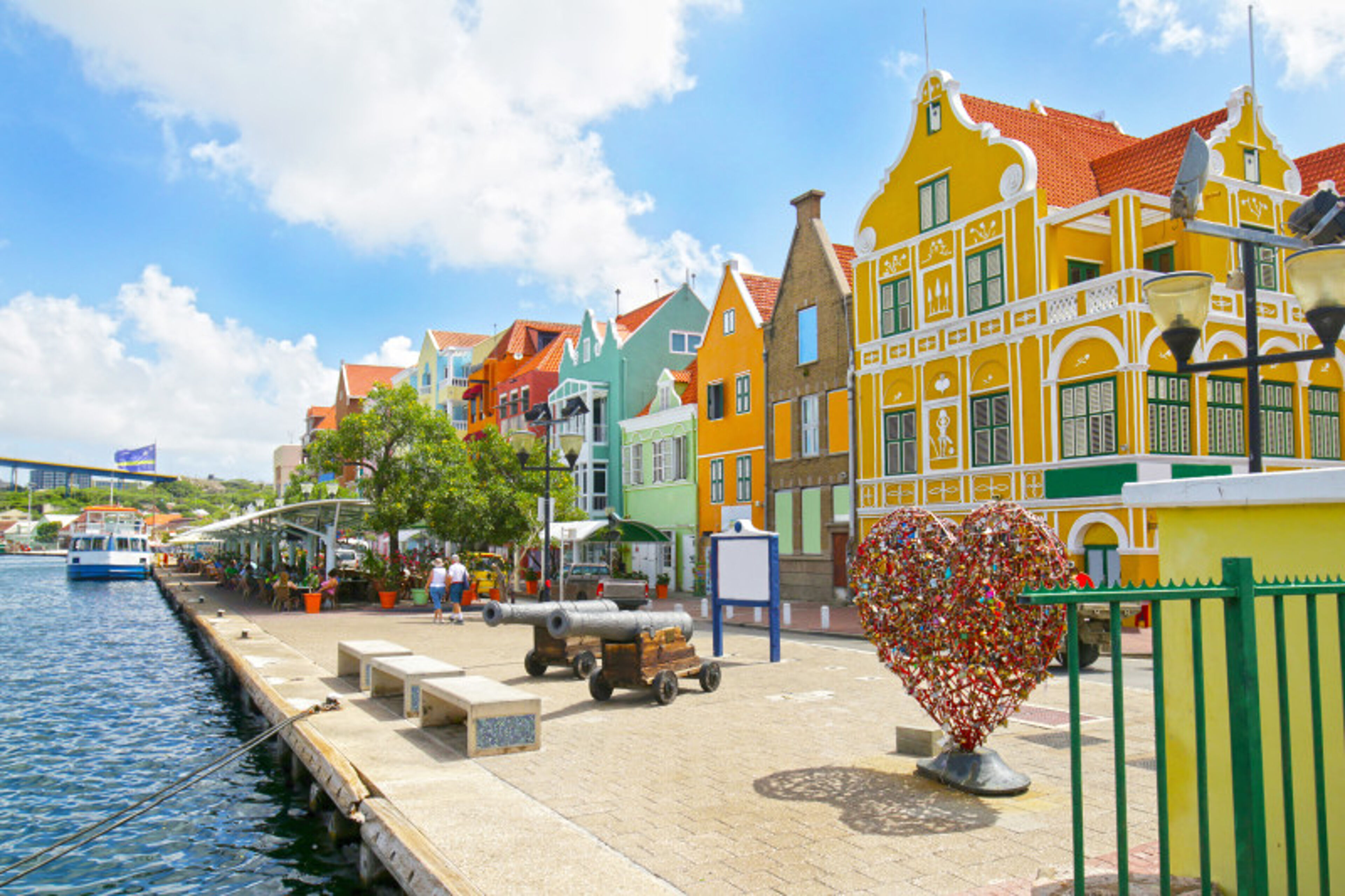 Over Willemstad