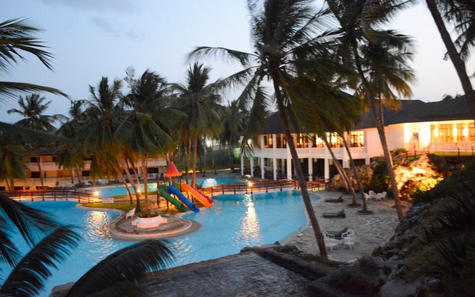 Prideinn Flamingo Beach Resort & Spa