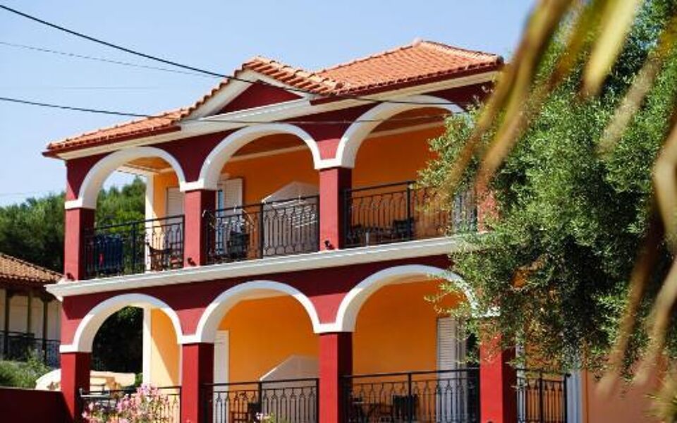 Tsiolis Studios & Apartments