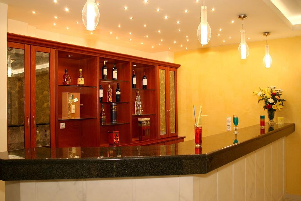 Timos Hotel in Laganas, Griekenland | Zoover