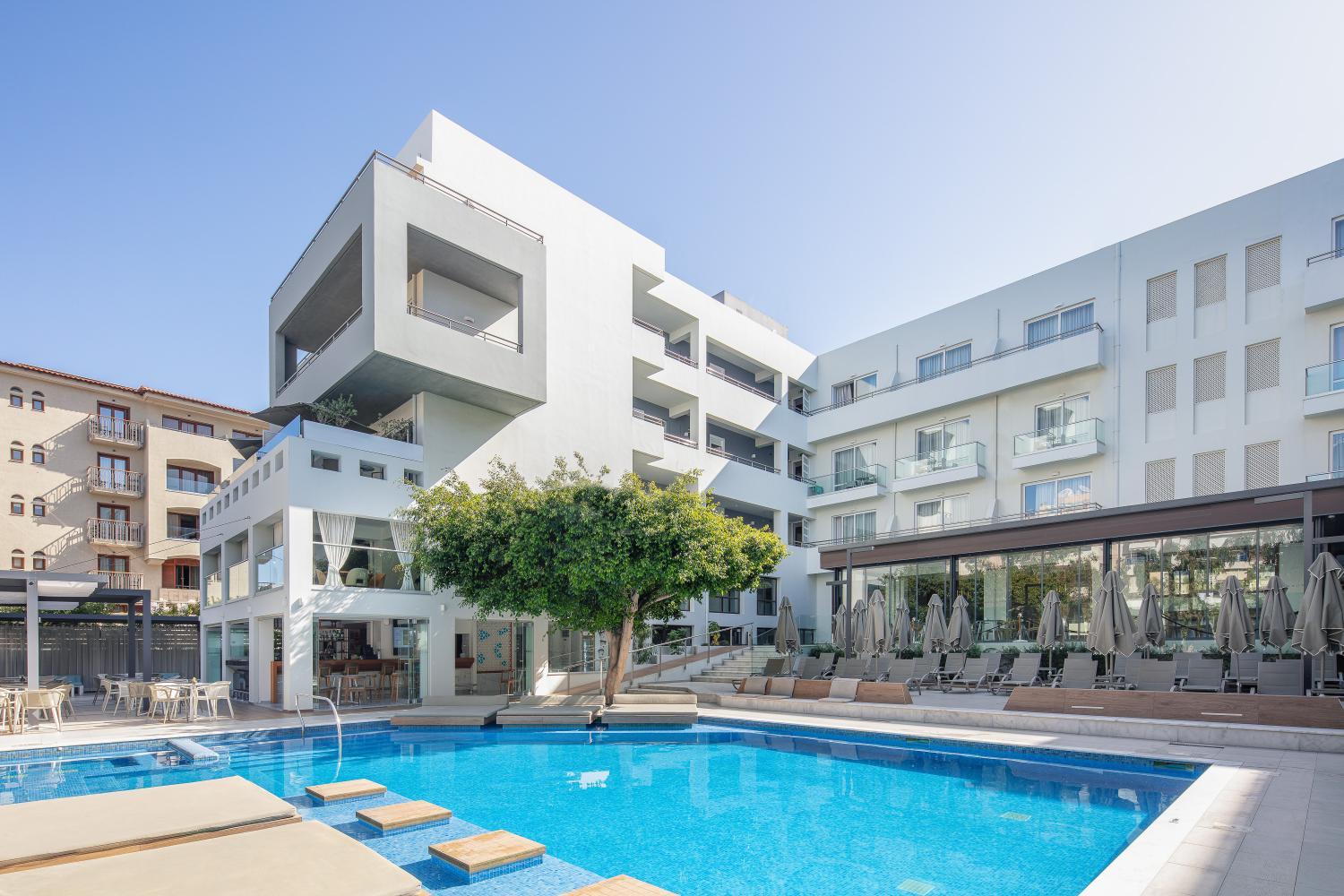 atrium-ambiance-hotel