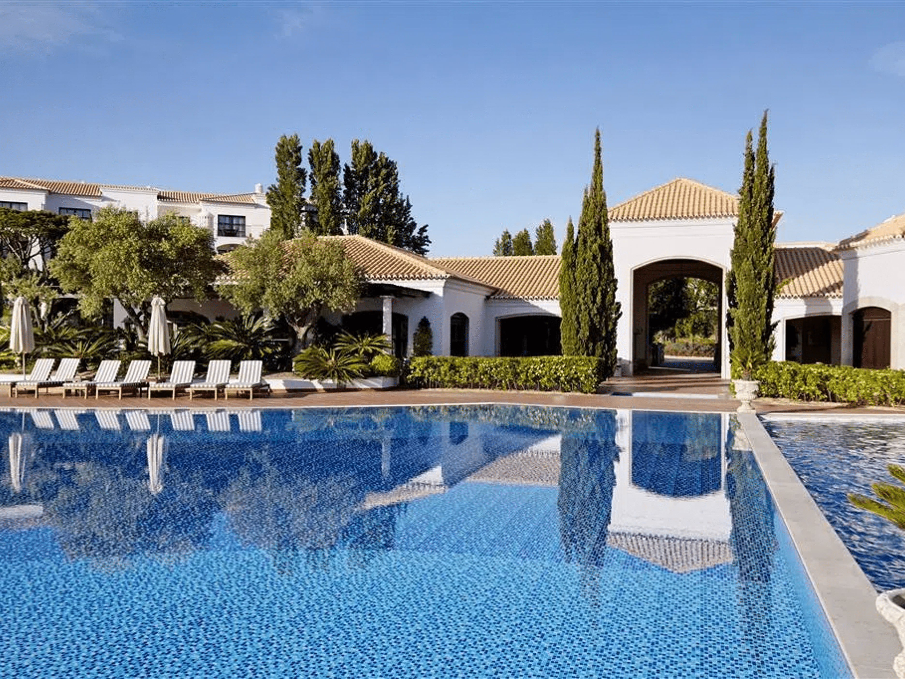 Pine Cliffs Residence, a Luxury Collection Resort