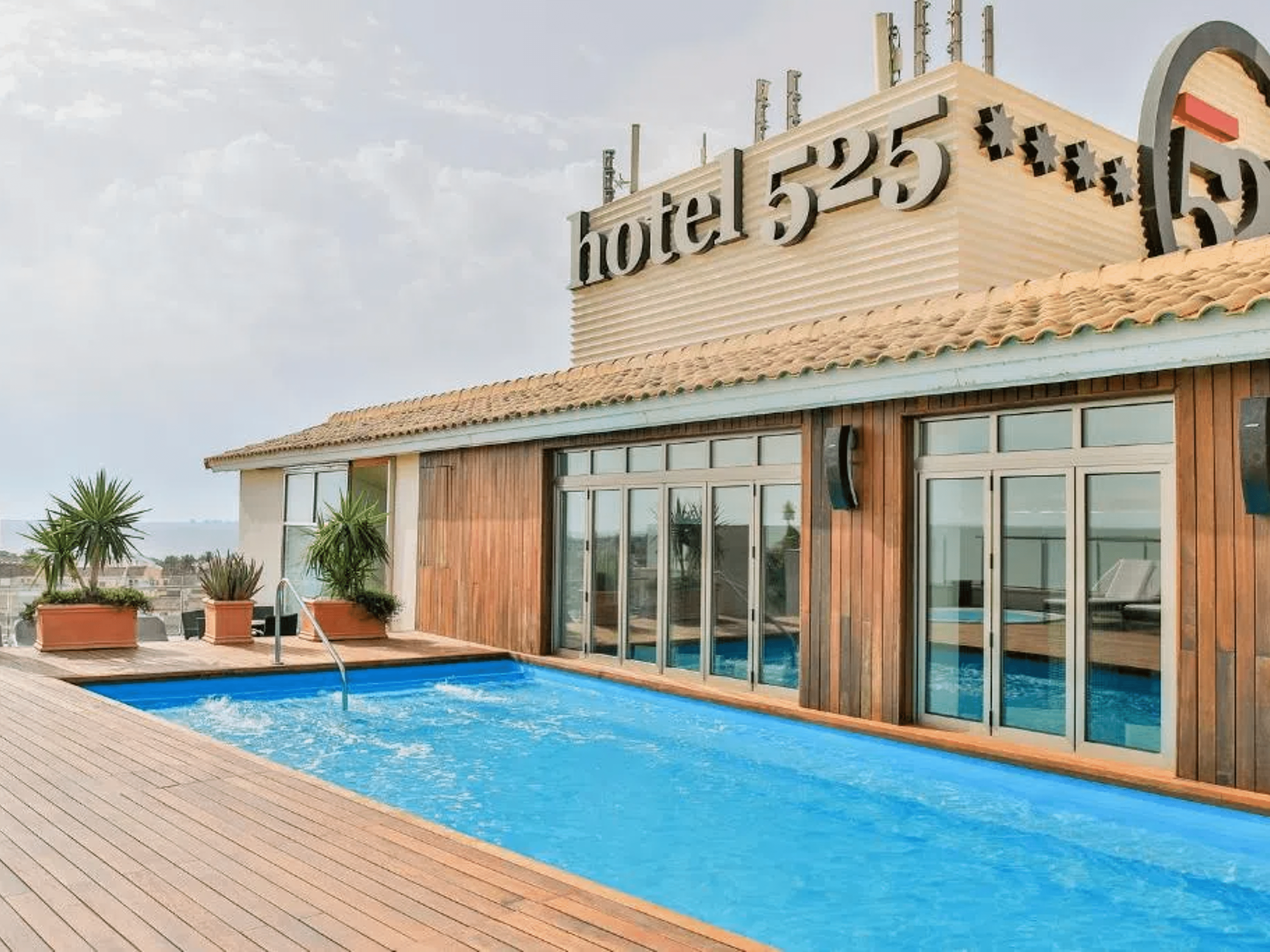 Hotel 525
