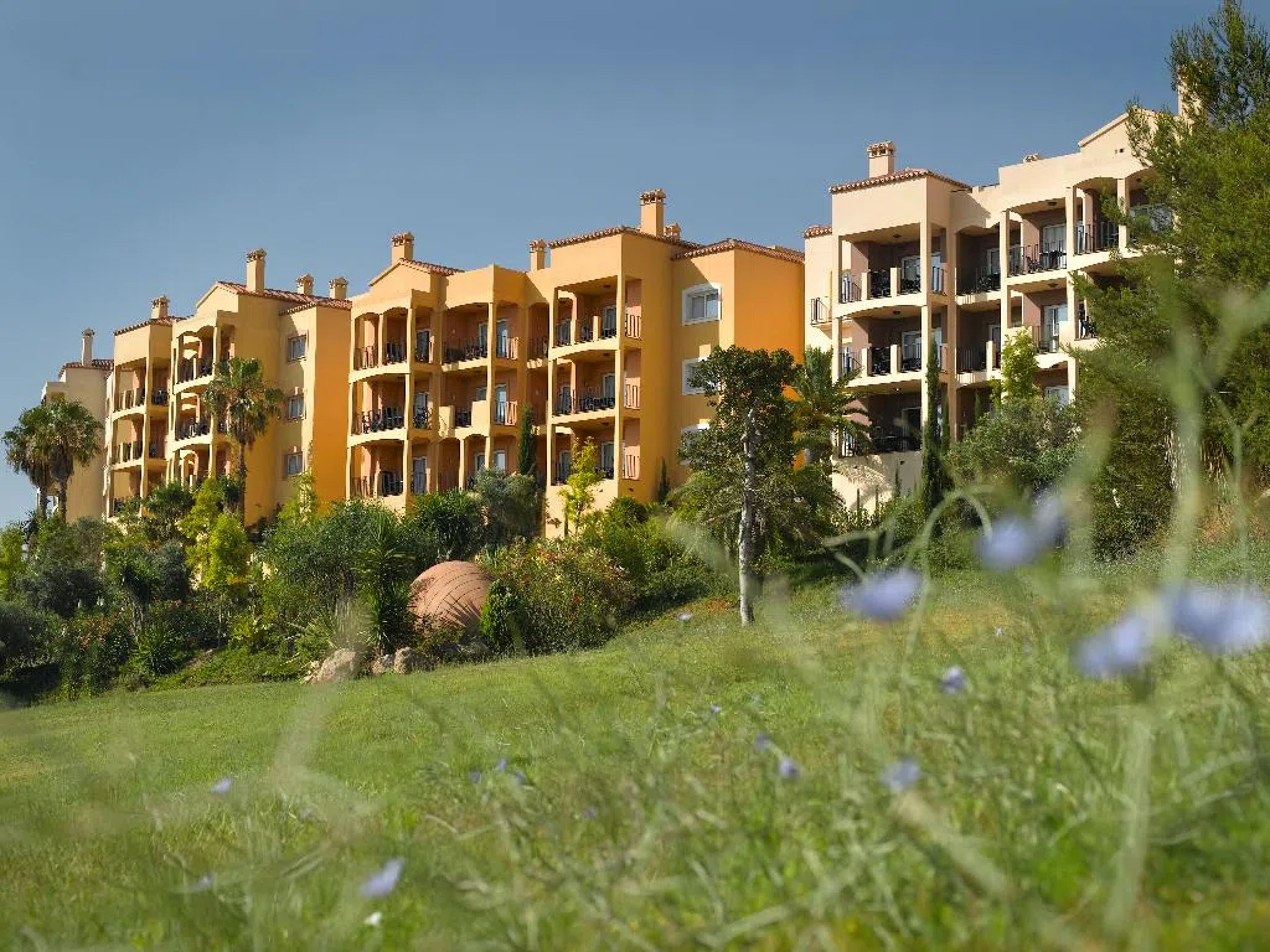 Ona Las Lomas Village