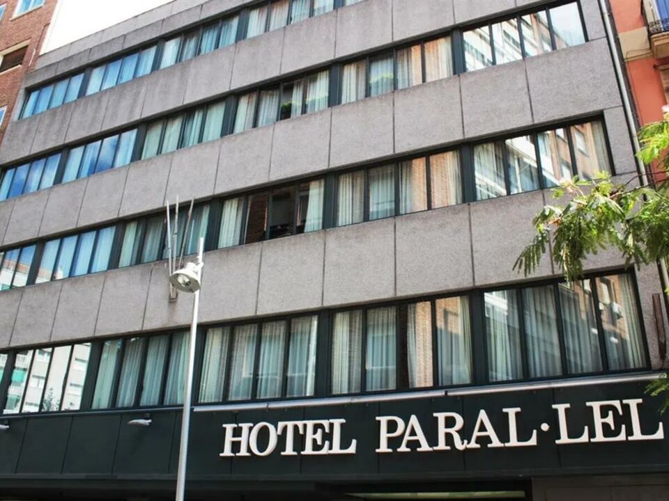 Paral·lel Hotel