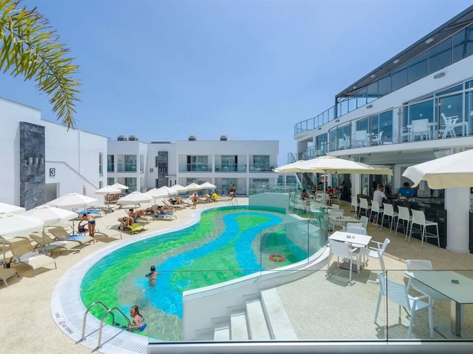 Tasia Maris Oasis Hotel