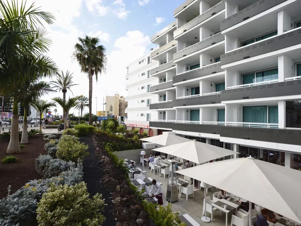 AKEAH Broncemar Hotel