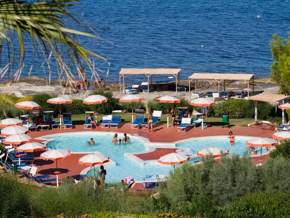 Mangia's Brucoli Resort