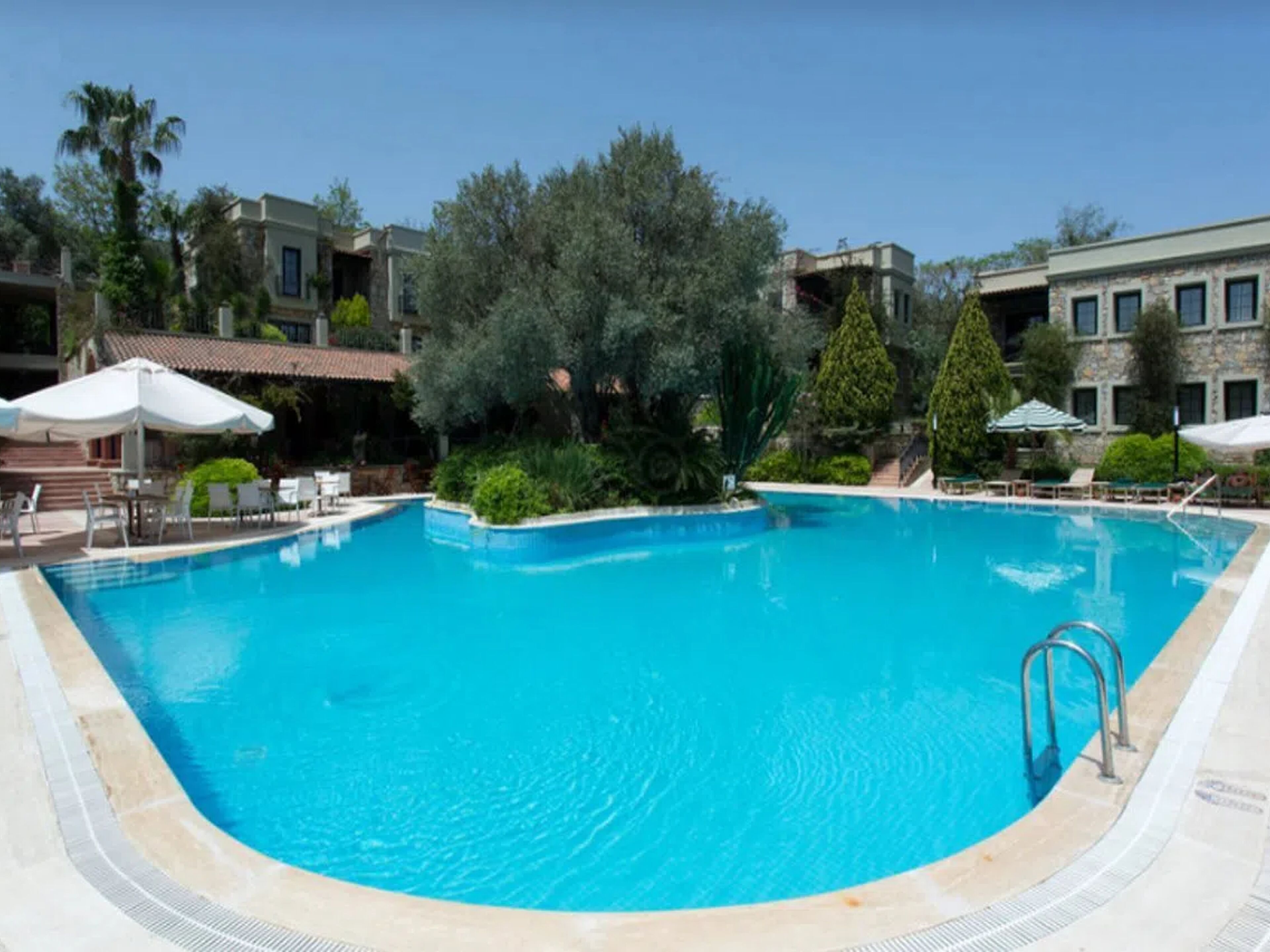 Zeytinada Hotel
