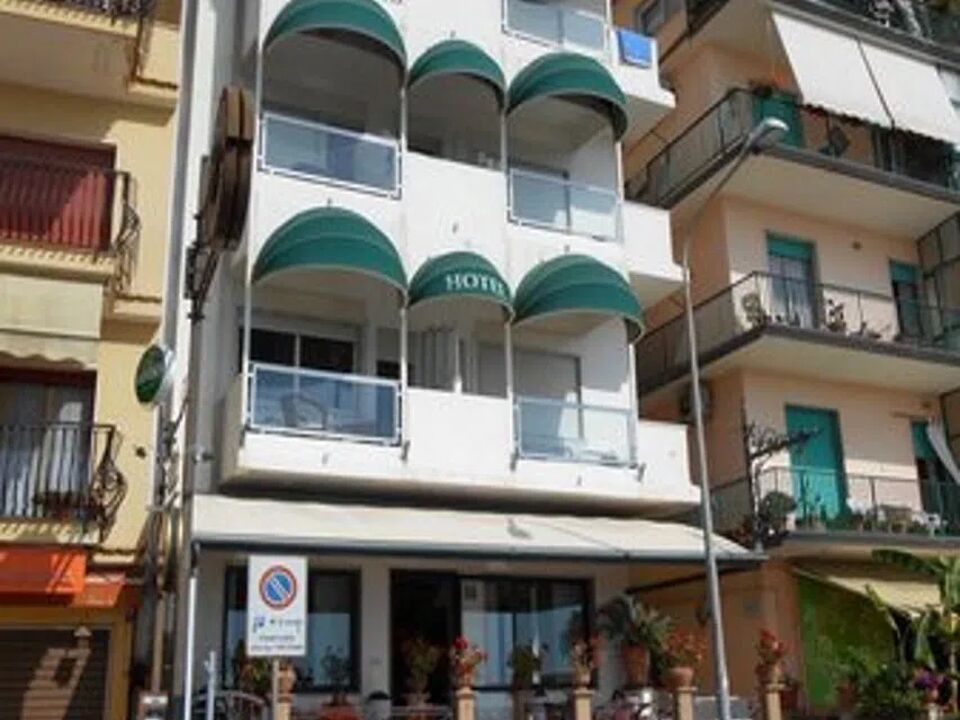 Hotel Tysandros