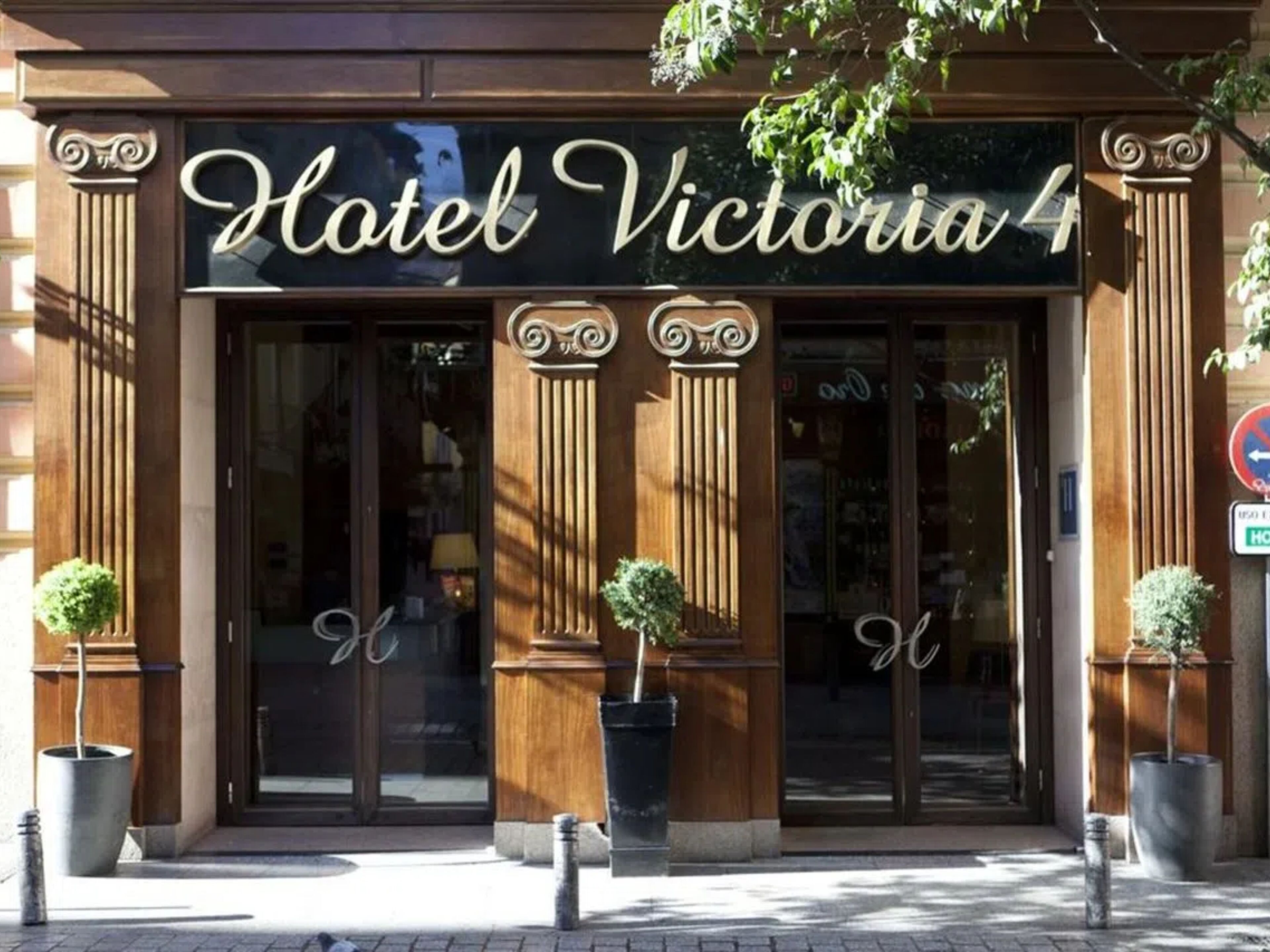 Victoria 4