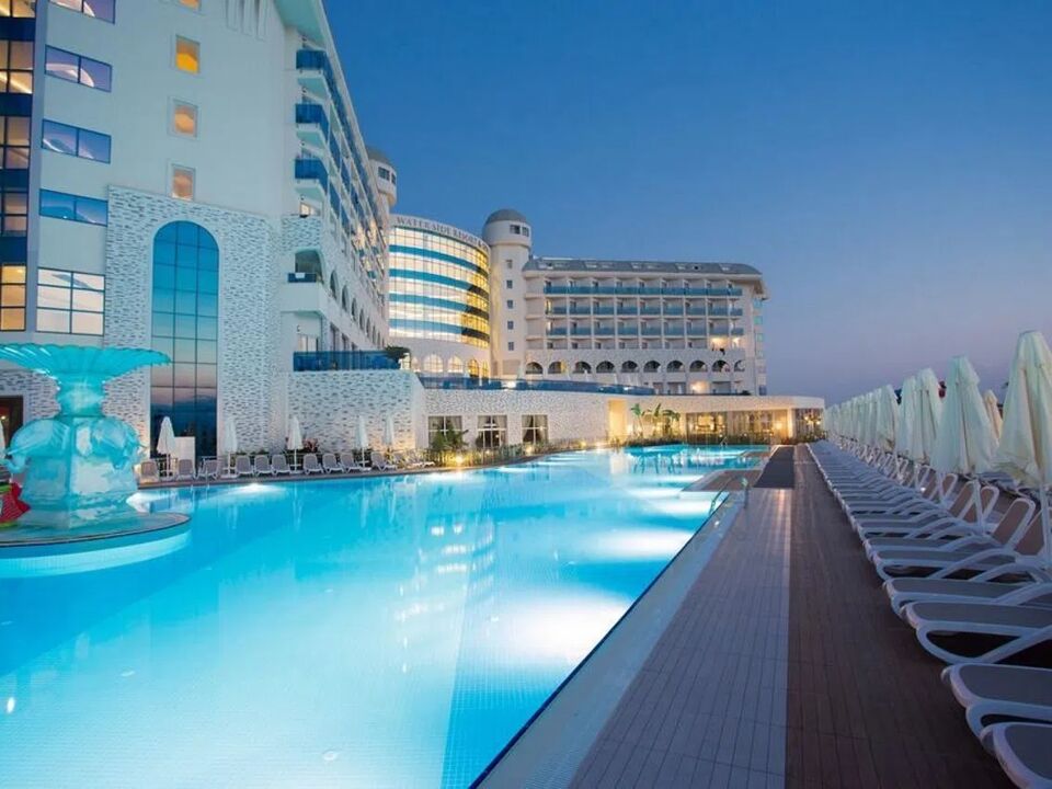Water Side Resort & Spa