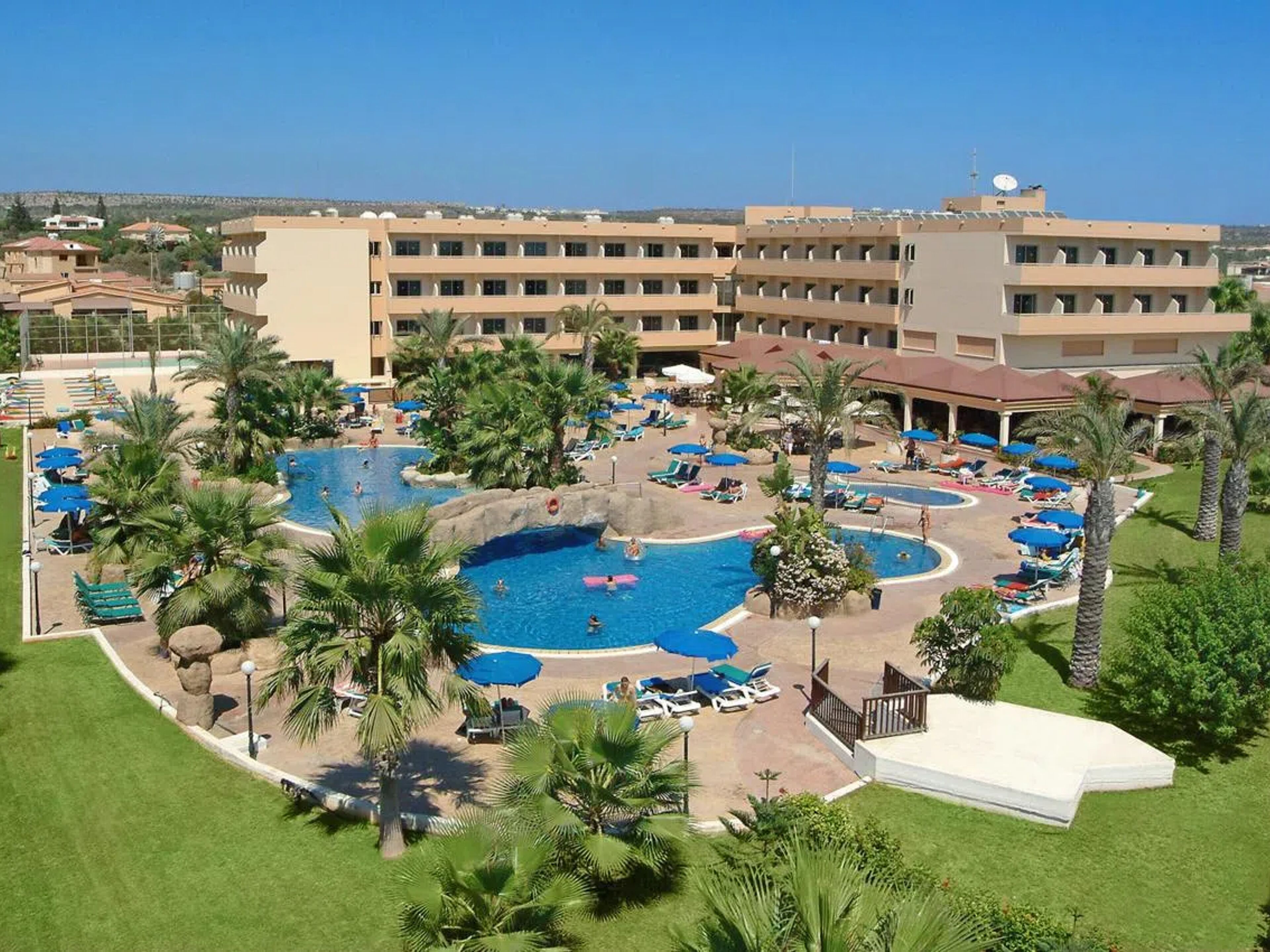Nissiana Hotel & Bungalows