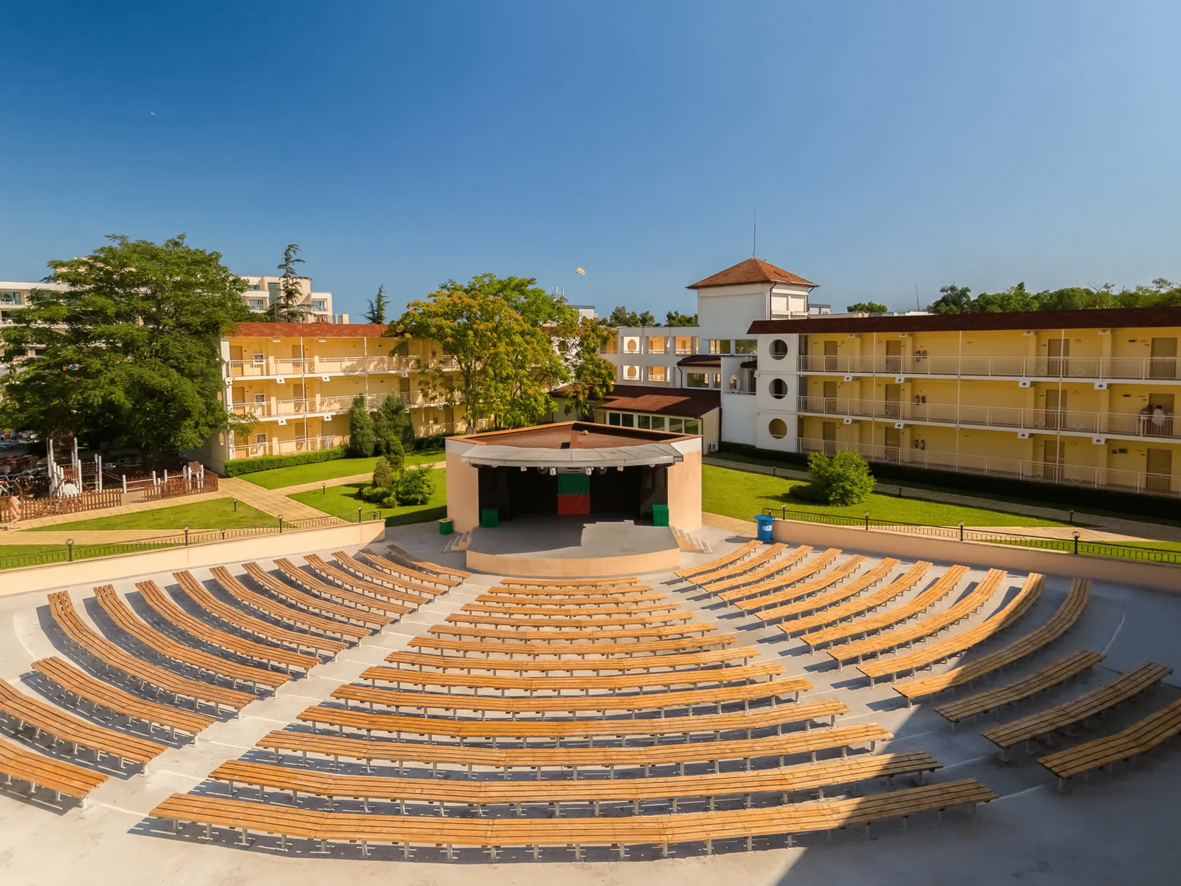DIT Evrika Beach Club Hotel