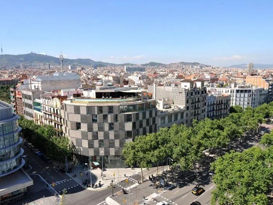 B Hotel