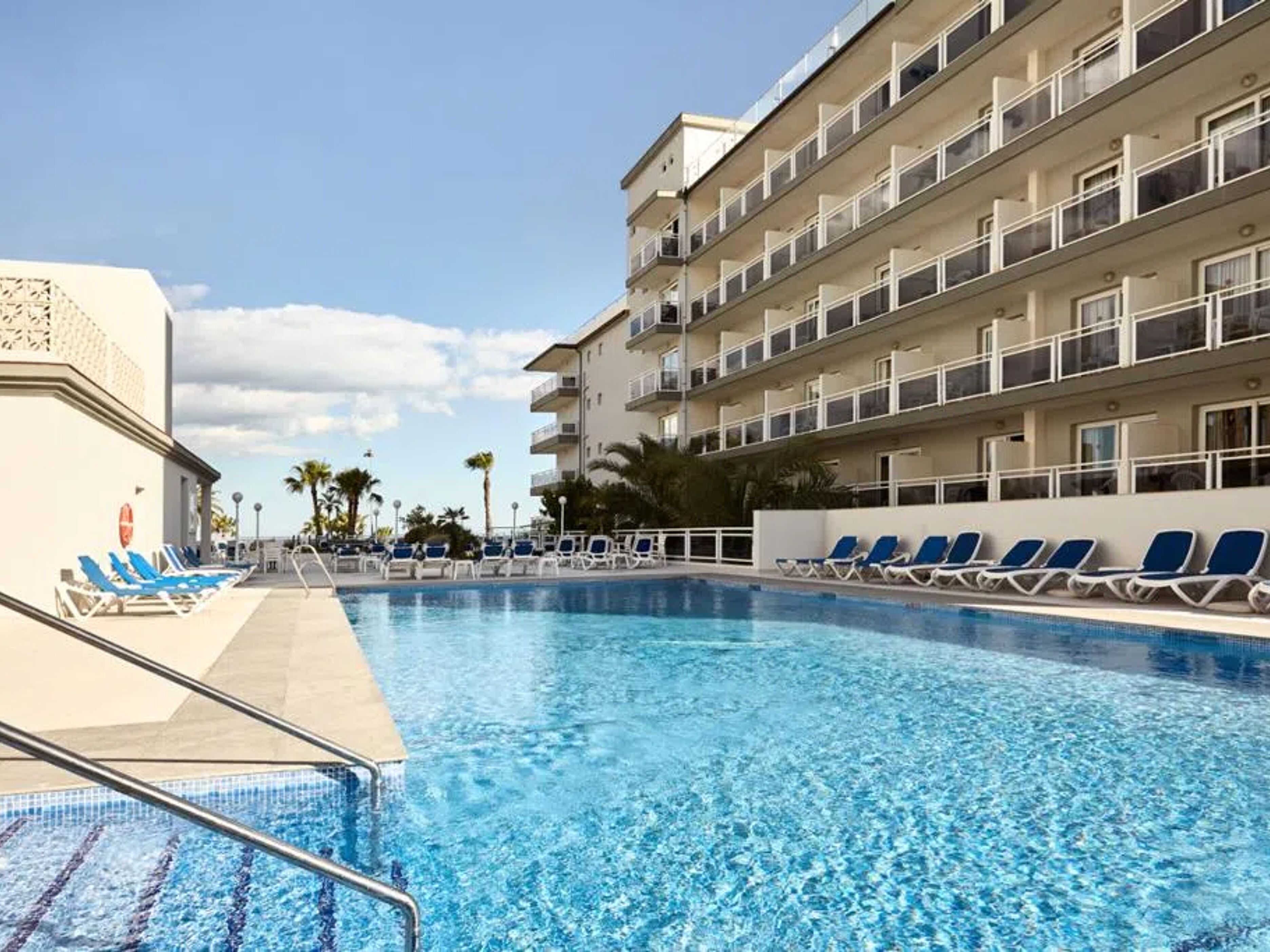 Hotel Las Arenas Affiliated by Meliá