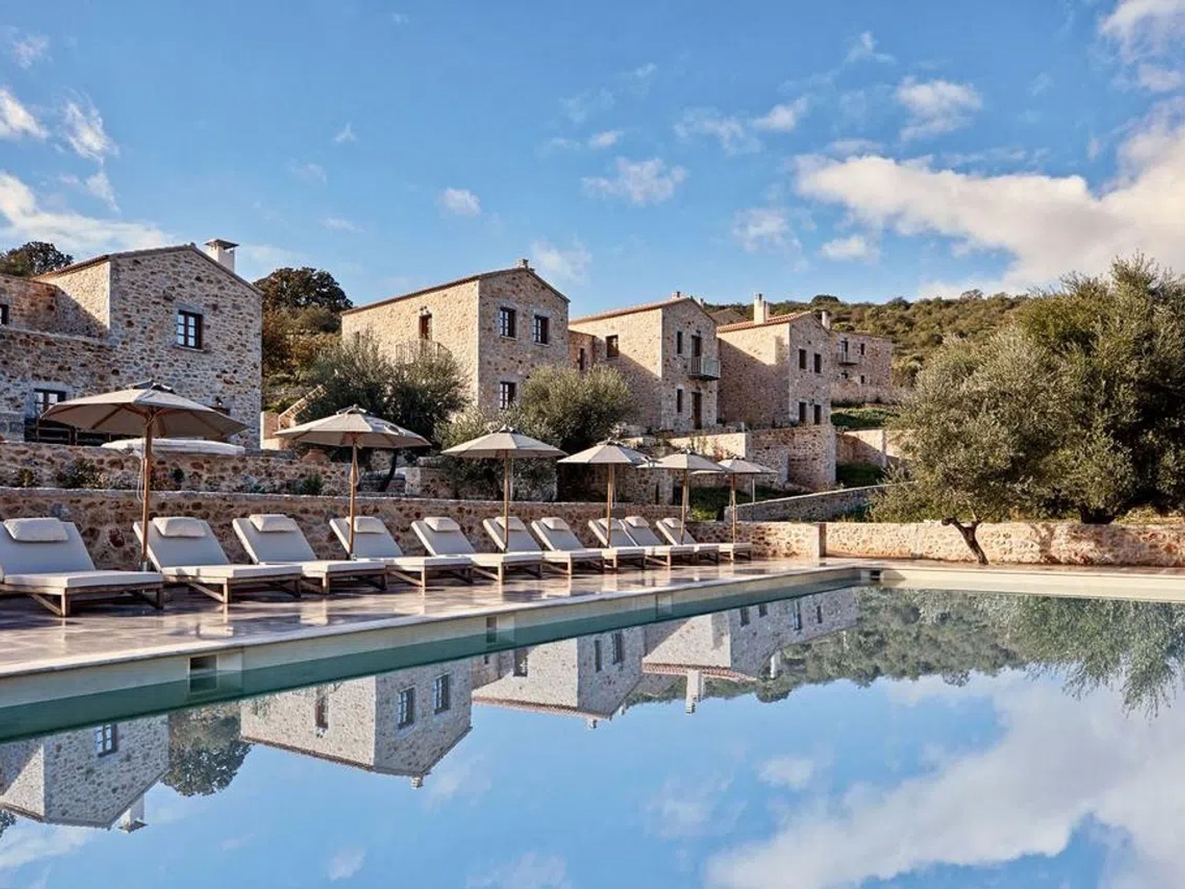 100 Rizes Luxury Seaside Resort