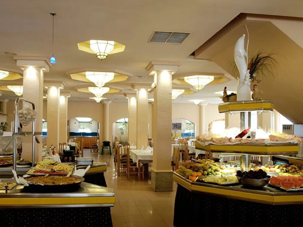 los-delfines-hotel-suites