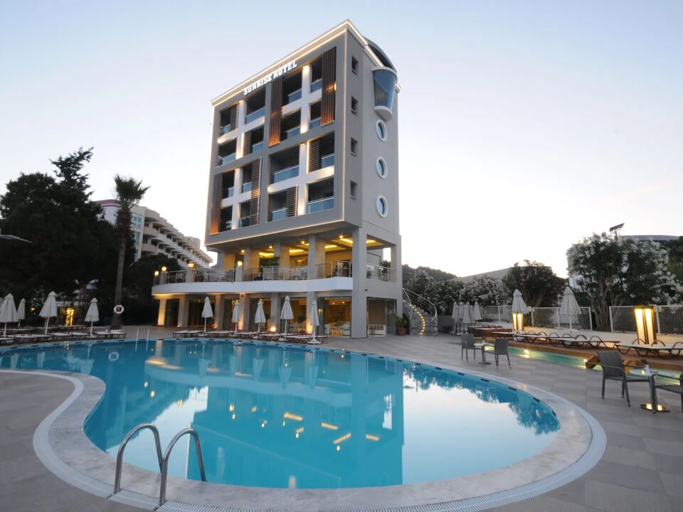 Sunrise Hotel