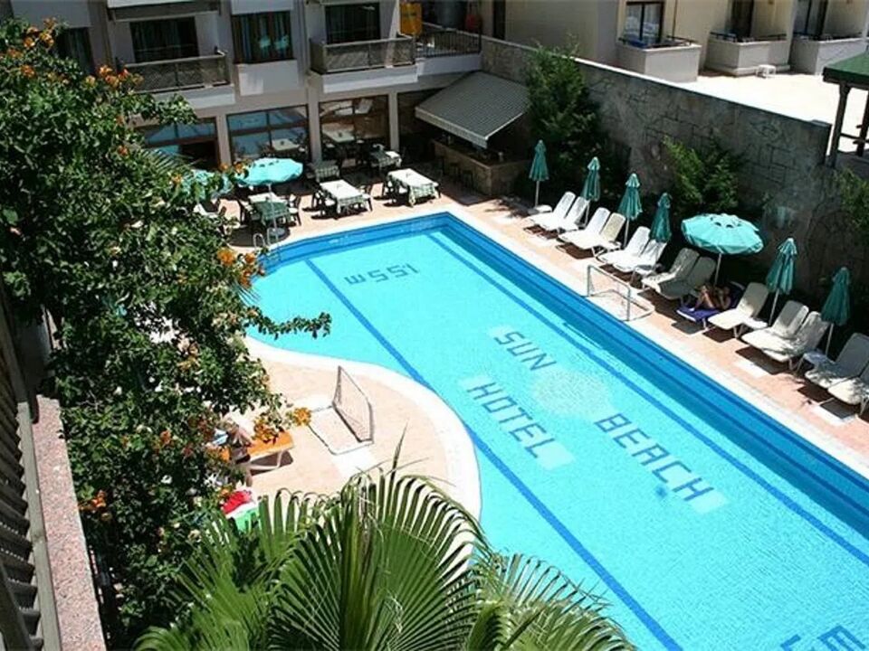 Side Bay Hotel